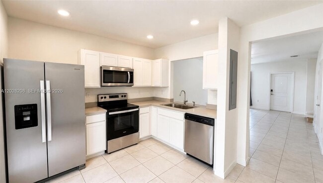 Photo - 496 NE 5th St