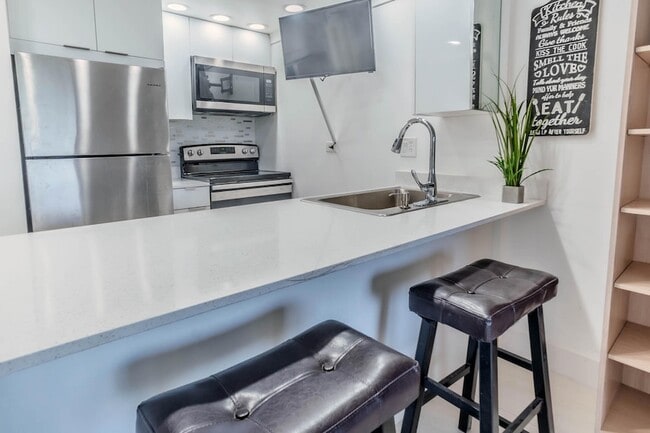 Photo - 3760 Inverrary Dr Unit 3M