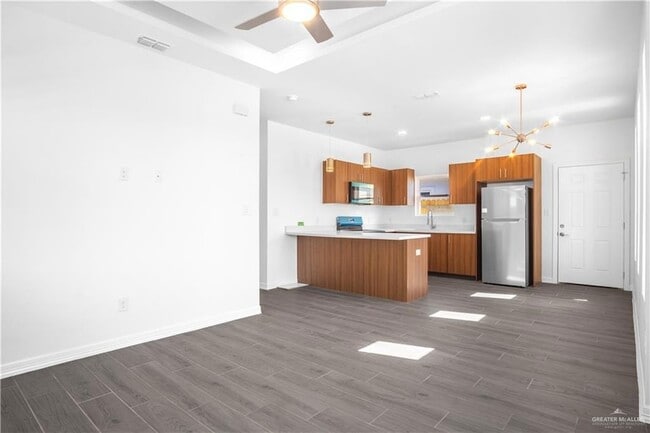 Photo - 604 N Onyx Ave Unit 3