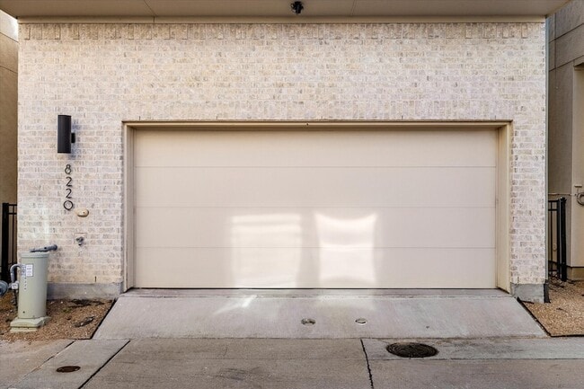 Photo - 8220 Callimont Ln