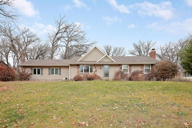 Building Photo - 11333 Welcome Ave N