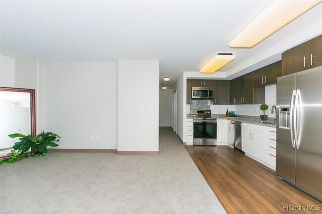 Photo - 988 Halekauwila St