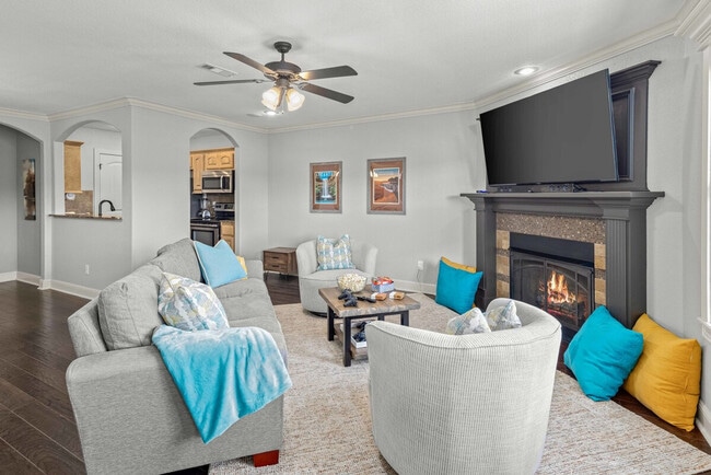 Building Photo - 30 Rutland Dr Unit ID1241311P