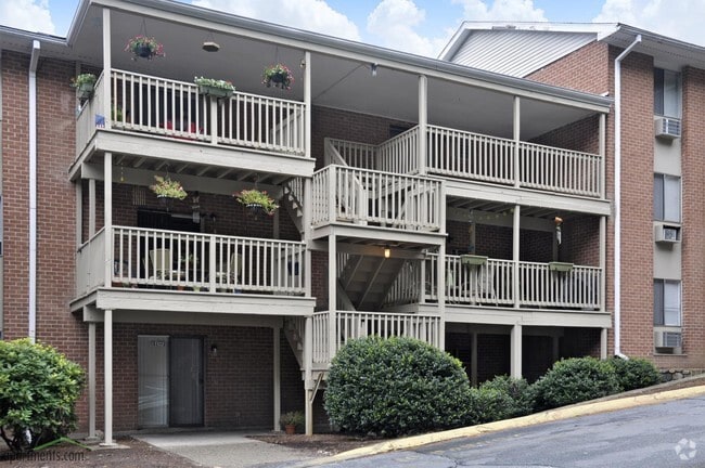 Building - Nutmeg Woods