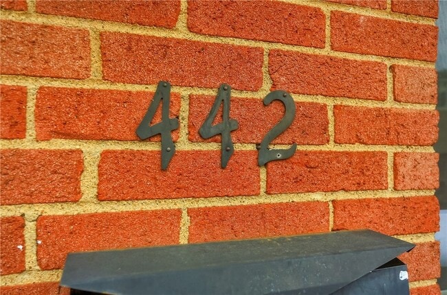 Photo - 442 Brierly Ln