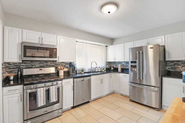 Photo - 207 N Beverly St Unit ID1366962P