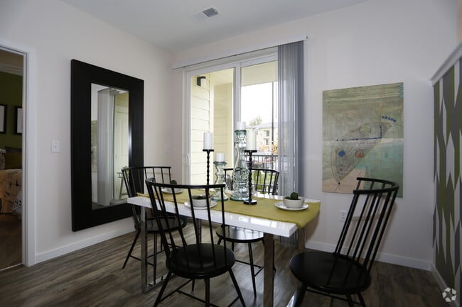 Photo - WestLink at Oak Station