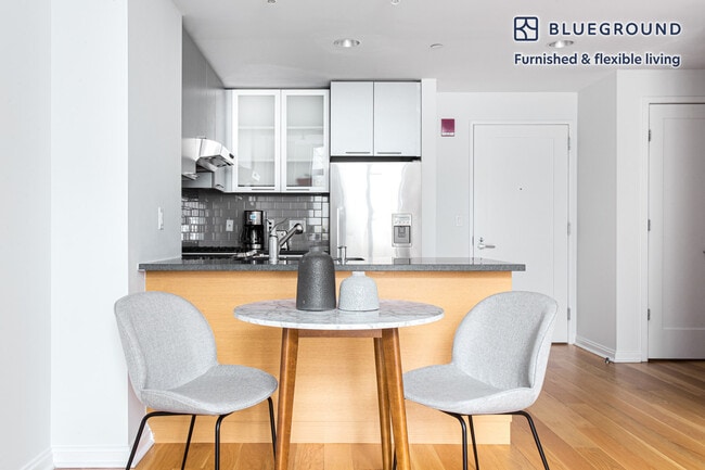 Photo - 303 Third St Unit FL1-ID387