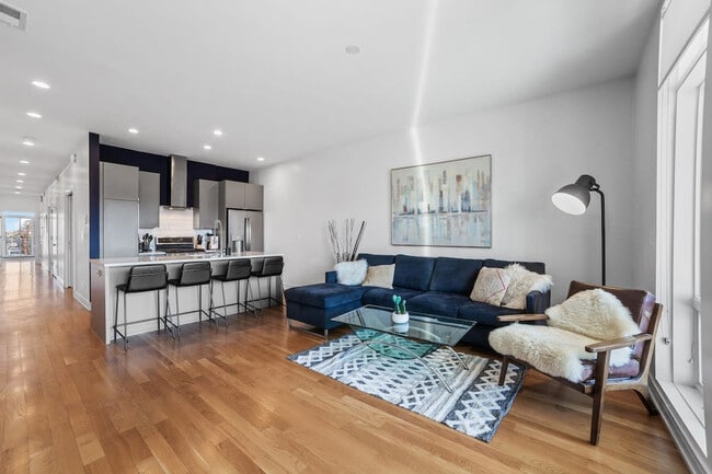 Photo - 2046 W Chicago Ave Unit ID1244960P