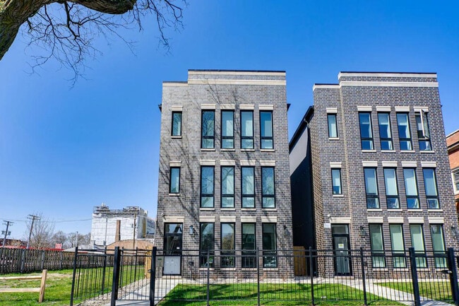 Photo - 5436 S Michigan Ave Unit ID1306477P