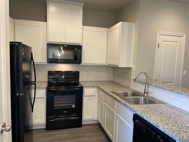 Photo - 107 Peruna Dr