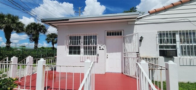 Building Photo - 405 NW 64th St Unit 1