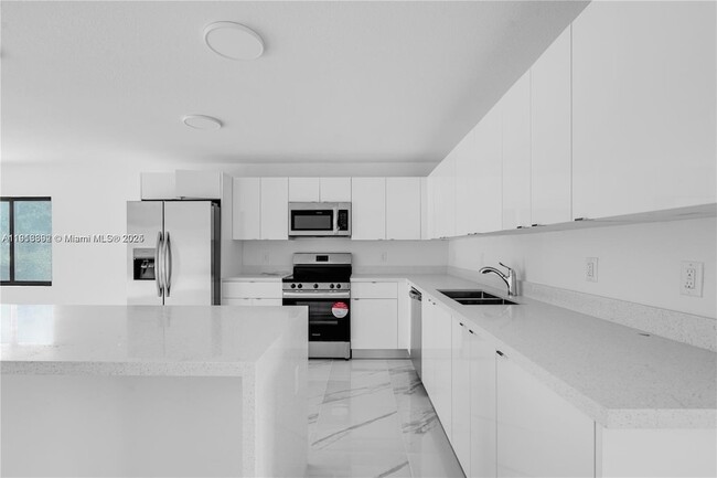 Photo - 152 NW 18th St