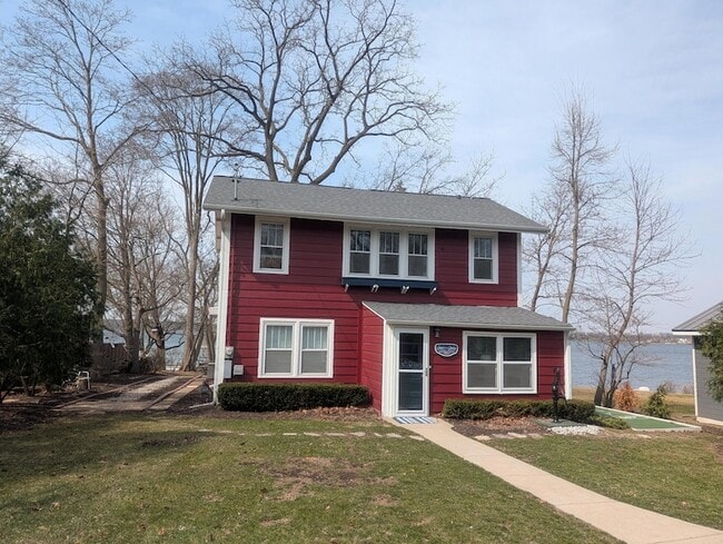 Building Photo - 1415 S Shore Dr