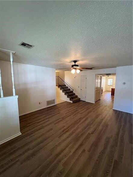 Photo - 320 S 11th Pl