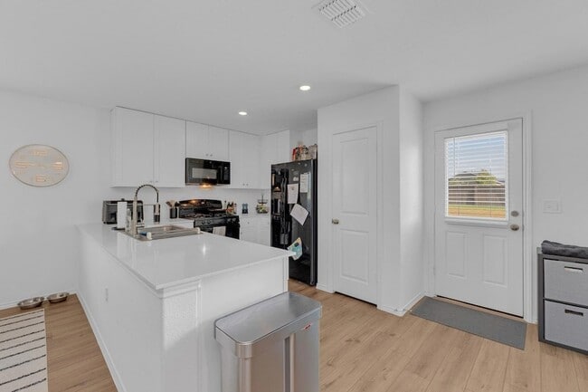 Photo - 2324 Willkomen Wy