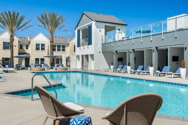 Building Photo - 2010 Avenida Senna