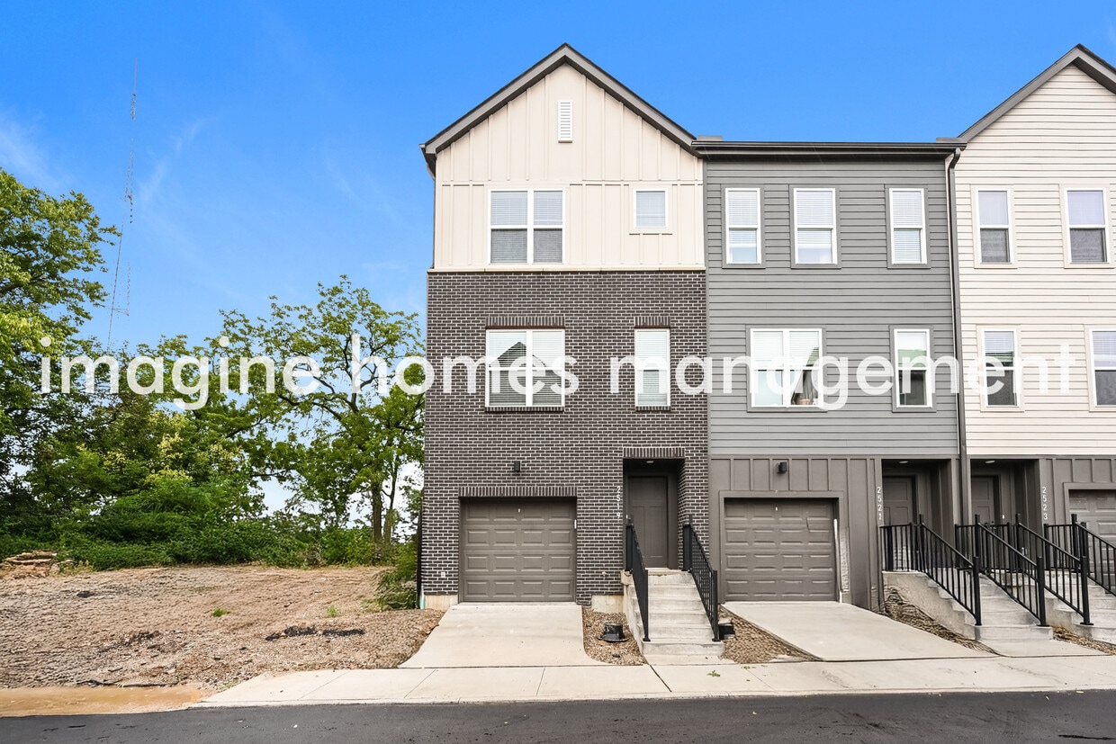 Floor Plan - Fletcher - Front Load Garage