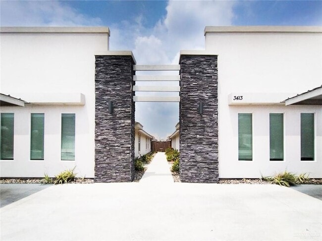 Building Photo - 3413 Golden Nugget Unit 2