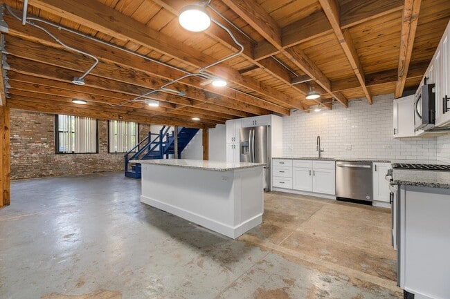 Photo - 2015 W Race Ave Unit 120