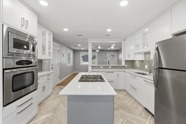 Photo - 5614 Shoalwood Ave