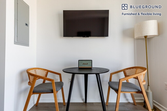 Photo - 275 S 5th St Unit FL15-ID1721