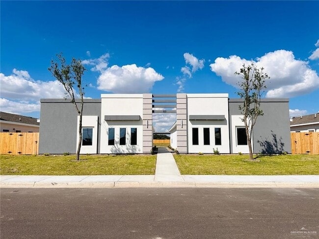 Building Photo - 4000 Walnut Ave Unit 4