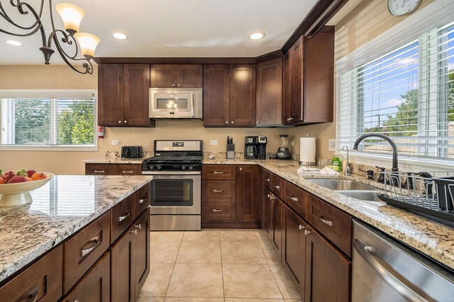 Photo - 16 W Edward St Unit ID1285026P