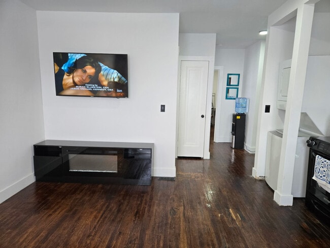 Building Photo - 11765 Glenfield Ave Unit SI ID1437649P