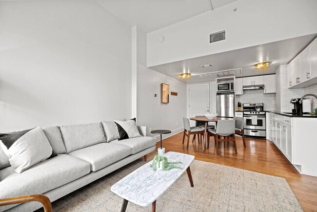 Photo - 231 College St Unit SI ID1016706P