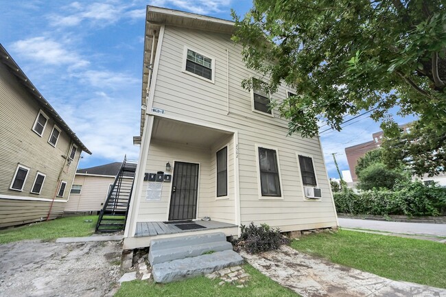 Photo - 2502 Saltus St Unit 4