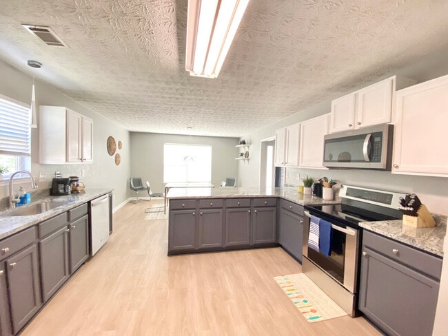 Photo - 236 Brookstone Trail Unit ID1254384P