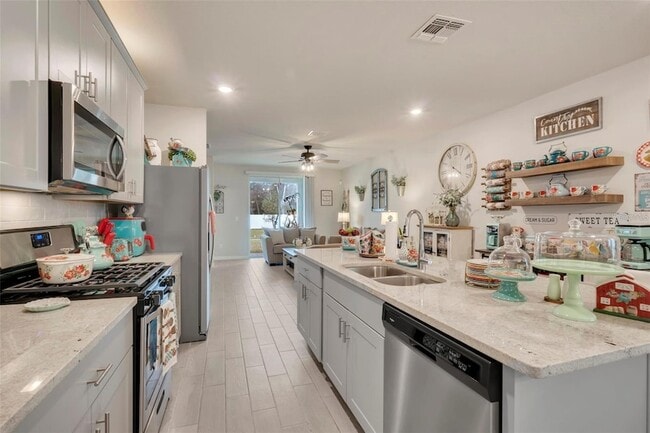 Photo - 3328 Curlew Ave