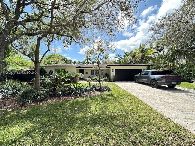 Photo - 6520 SW 65th St