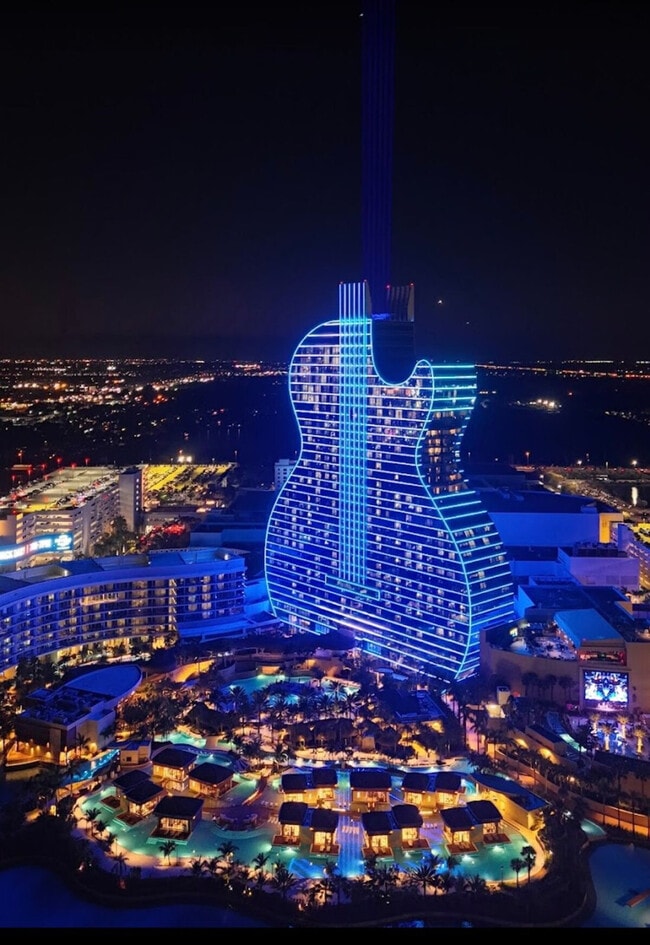 Photo - 20423 NW 29th Pl Unit SI ID1471918P