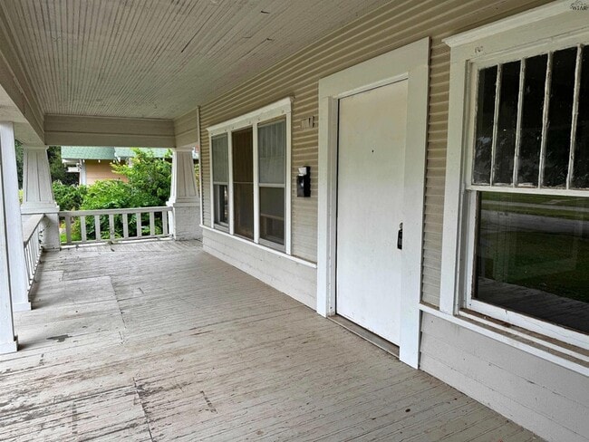 Photo - 1705 Pearl Ave