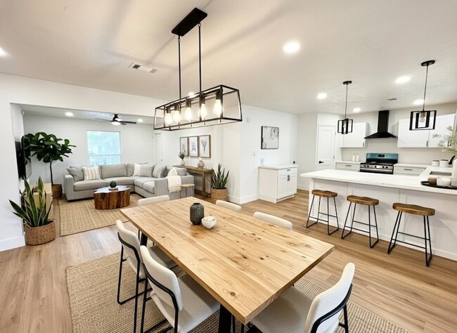 Photo - 3726 Heatherbrook Dr