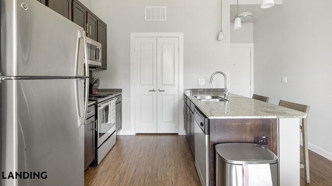 Photo - 4300 Cromwell Dr Unit 5305