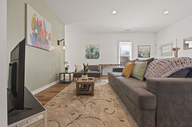 Photo - 906 Allene Ave SW Unit SI ID1609628P