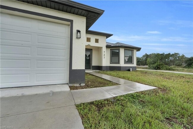 Photo - 727 Aletha Ave S
