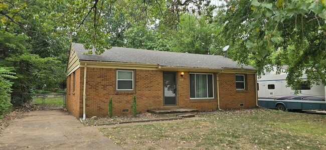 Photo - 1251 N Woodlawn Blvd