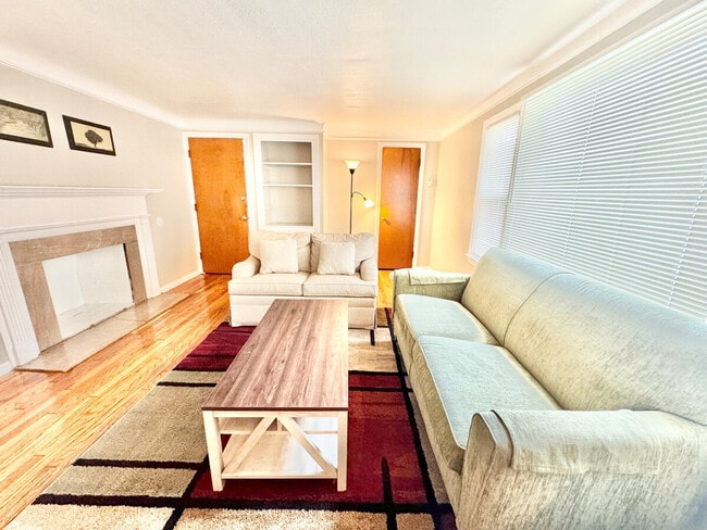 Building Photo - 3698 Washington Blvd Unit SI ID1057674P