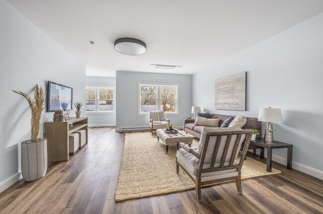 Photo - 451 Essex St