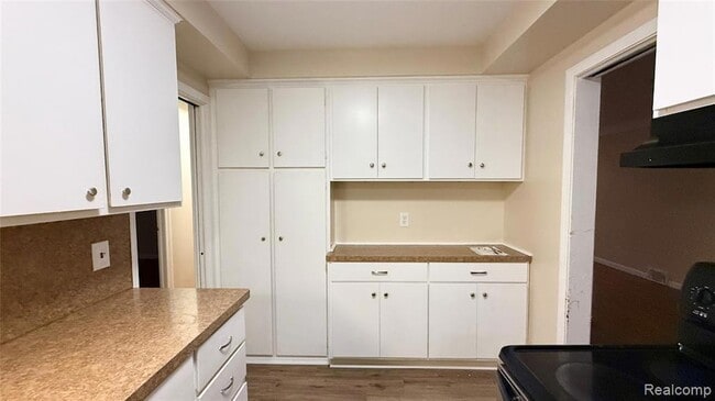 Photo - 21781 Stratford St