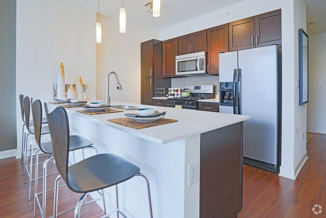1 BR, 1 BA - Kitchen - 1225 Old Town
