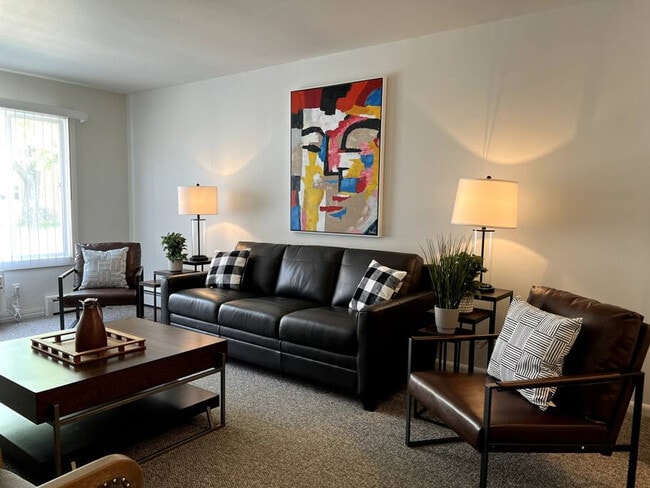 Building Photo - 517 E Division St Unit ID1253091P