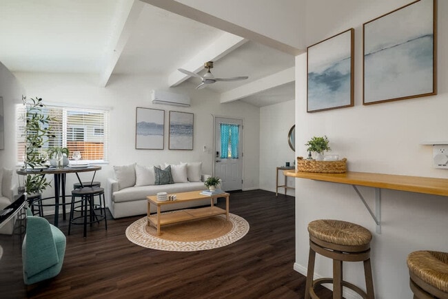 Building Photo - 4587 Saratoga Ave Unit ID1304284P