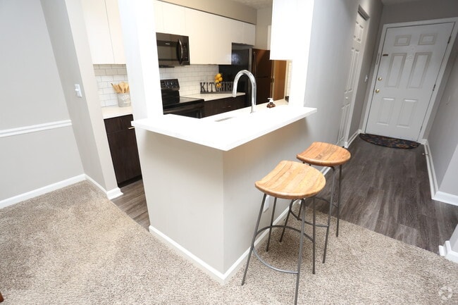 2BR, 2BA - 1,125 SF - Bar - Shillito Park Apartments