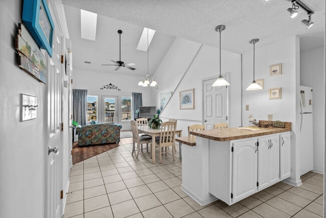 Building Photo - 216 Double Eagle Dr Unit FL2-ID1382457P