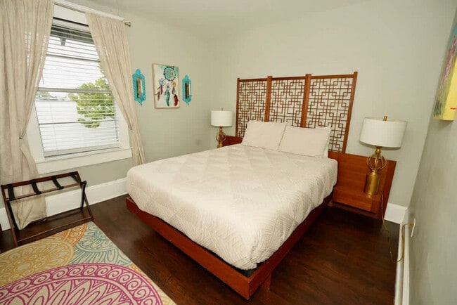 Photo - 2737 College St Unit SI ID1578506P